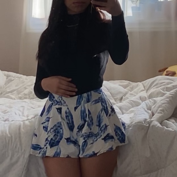 Forever 21 XS floral shorts - Picture 4 of 6